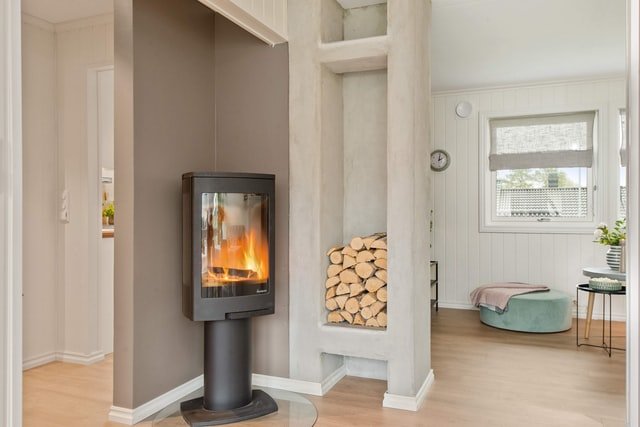 Read more about the article 7 Excellent Wood-Burning Stove Decorating Ideas You Can Use