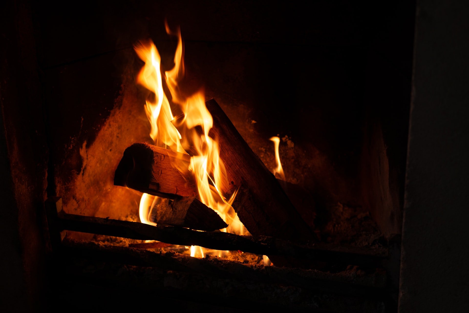 Read more about the article How to Maintain a Wood or Multi-Fuel Stove